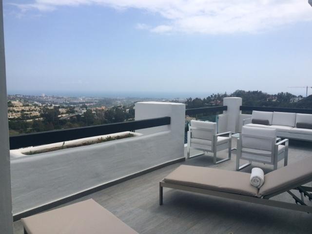 Valley Heights Apartment *
